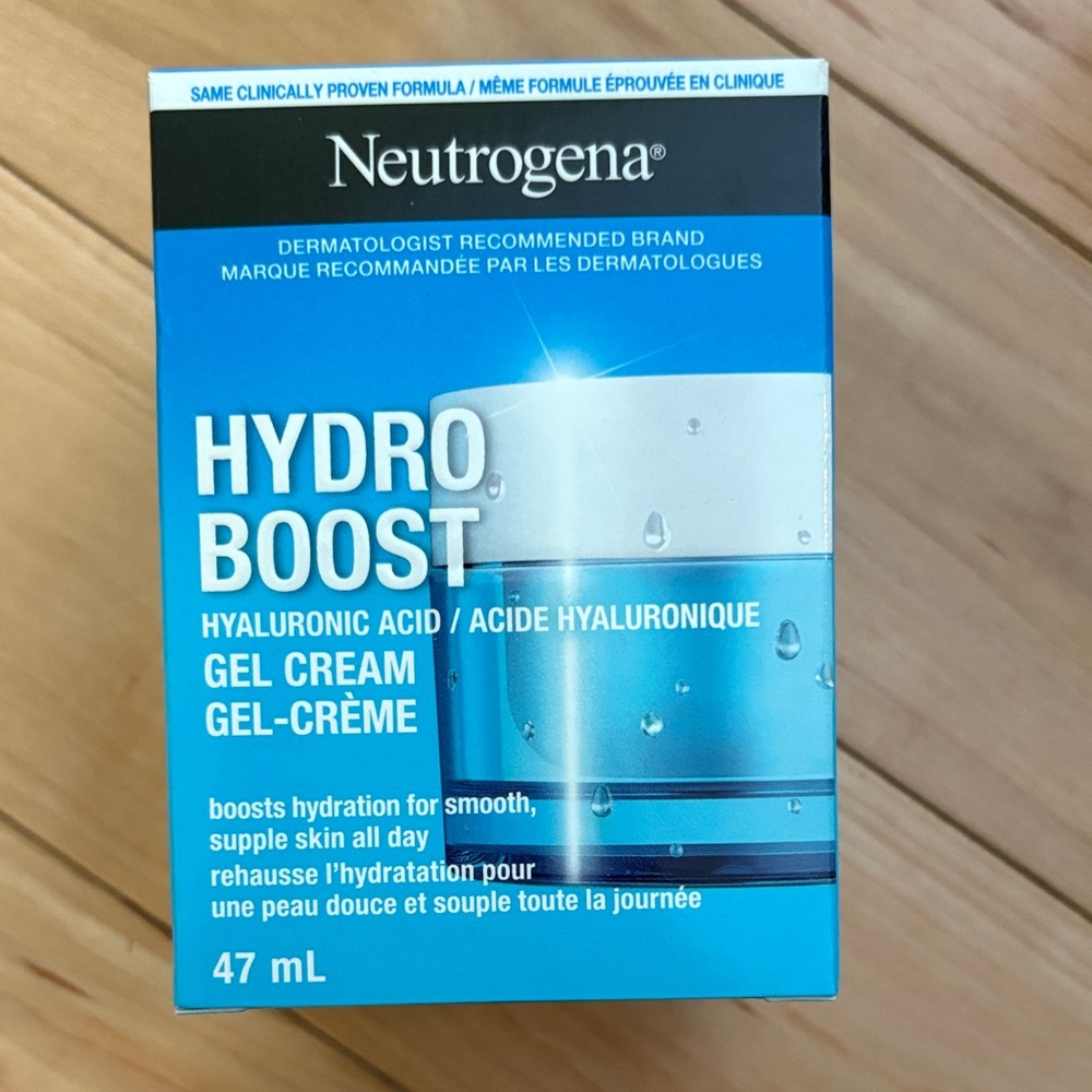 Neutrogena Hydro Boost Gel Cream with Blue Accents